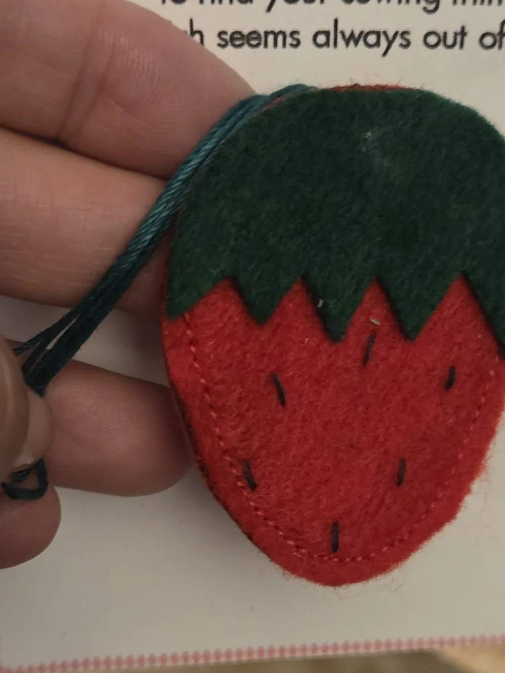 Vintage 1950s 60s Felt Strawberry Thimble Holder Sewing Notion Original Card